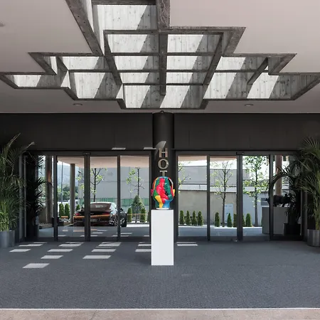 Hotell Leonardo Da Vinci Erba