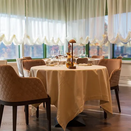 Hotell Leonardo Da Vinci Erba
