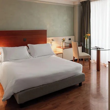 Leonardo Da Vinci Hotell 4*
