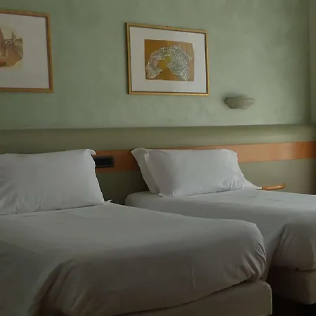 Western Leonardo Da Vinci 4*