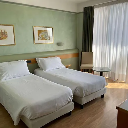 Hotel Western Leonardo Da Vinci 4*
