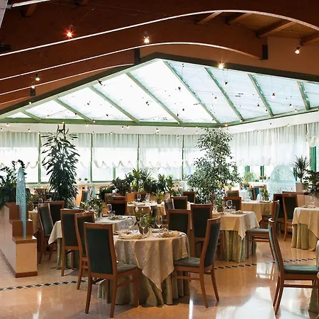 Western Leonardo Da Vinci Hotel 4*