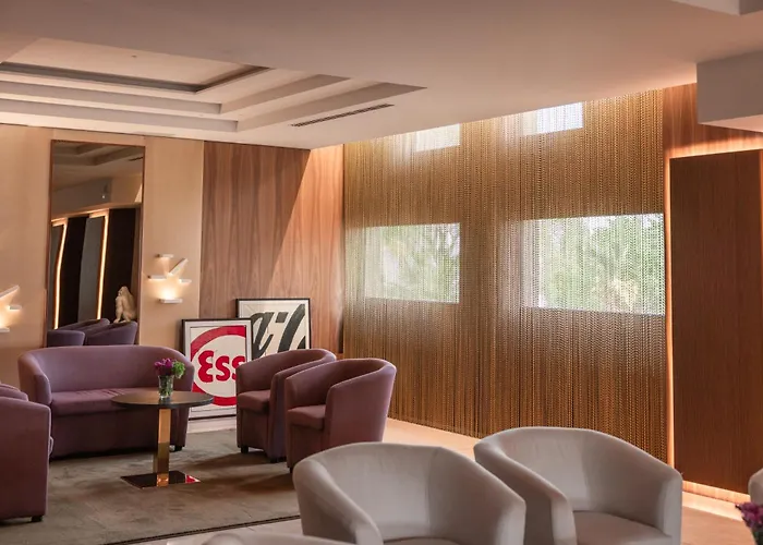 Hotell Leonardo Da Vinci 4*