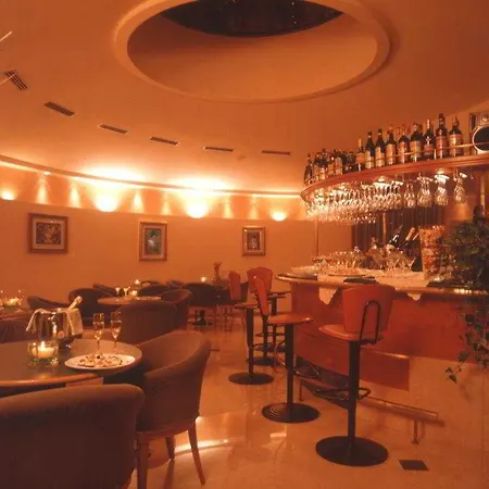 Leonardo Da Vinci Hotel 4*