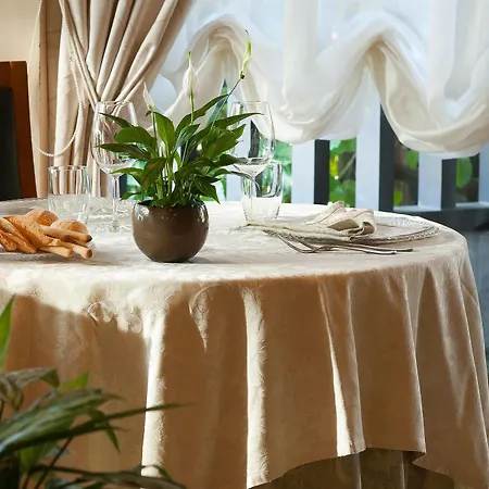 Leonardo Da Vinci Hotel Erba